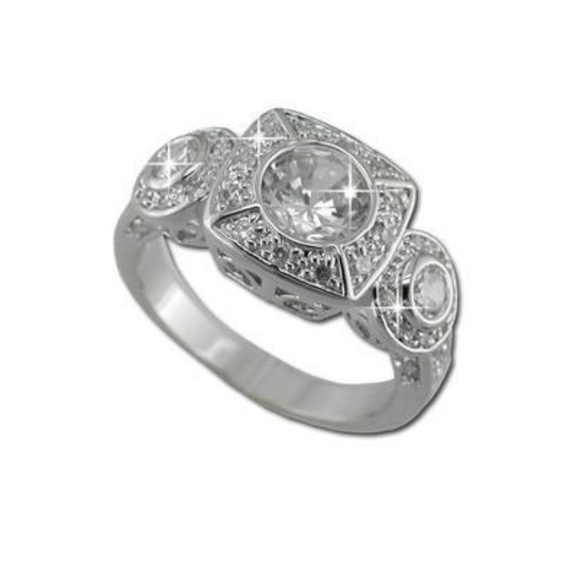 925 Silver 3 CZ Estate Ring - Picture 1 of 7